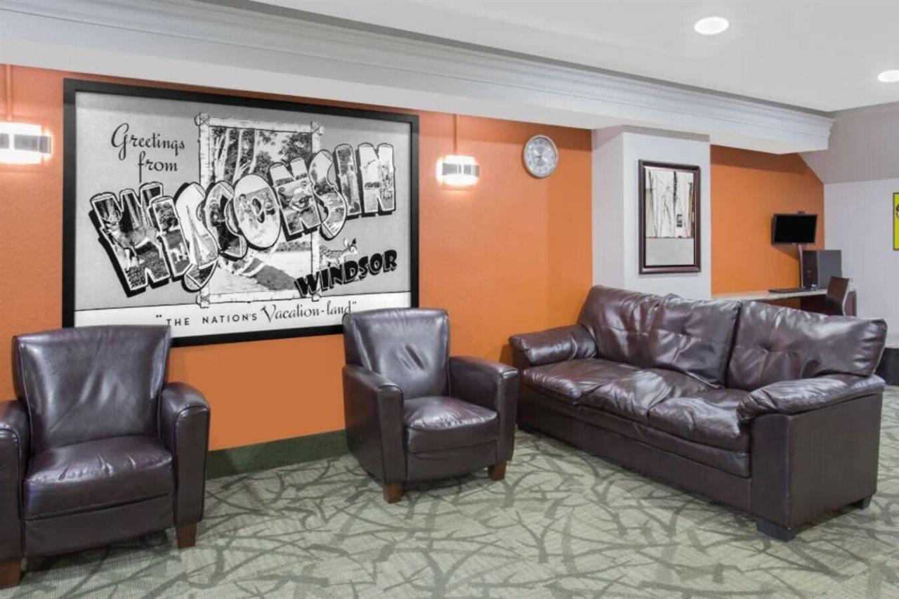 Hotel Super 8 By Wyndham Windsor/Madison North Exteriér fotografie