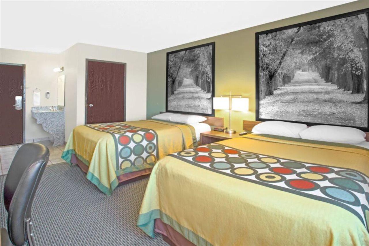 Hotel Super 8 By Wyndham Windsor/Madison North Exteriér fotografie