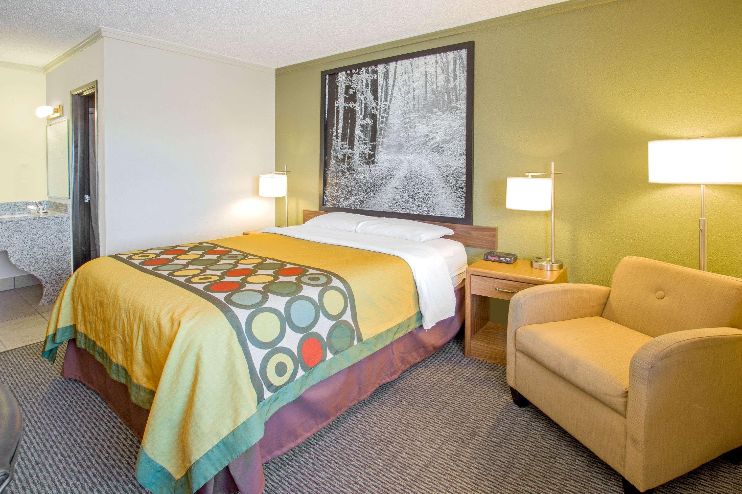 Hotel Super 8 By Wyndham Windsor/Madison North Exteriér fotografie