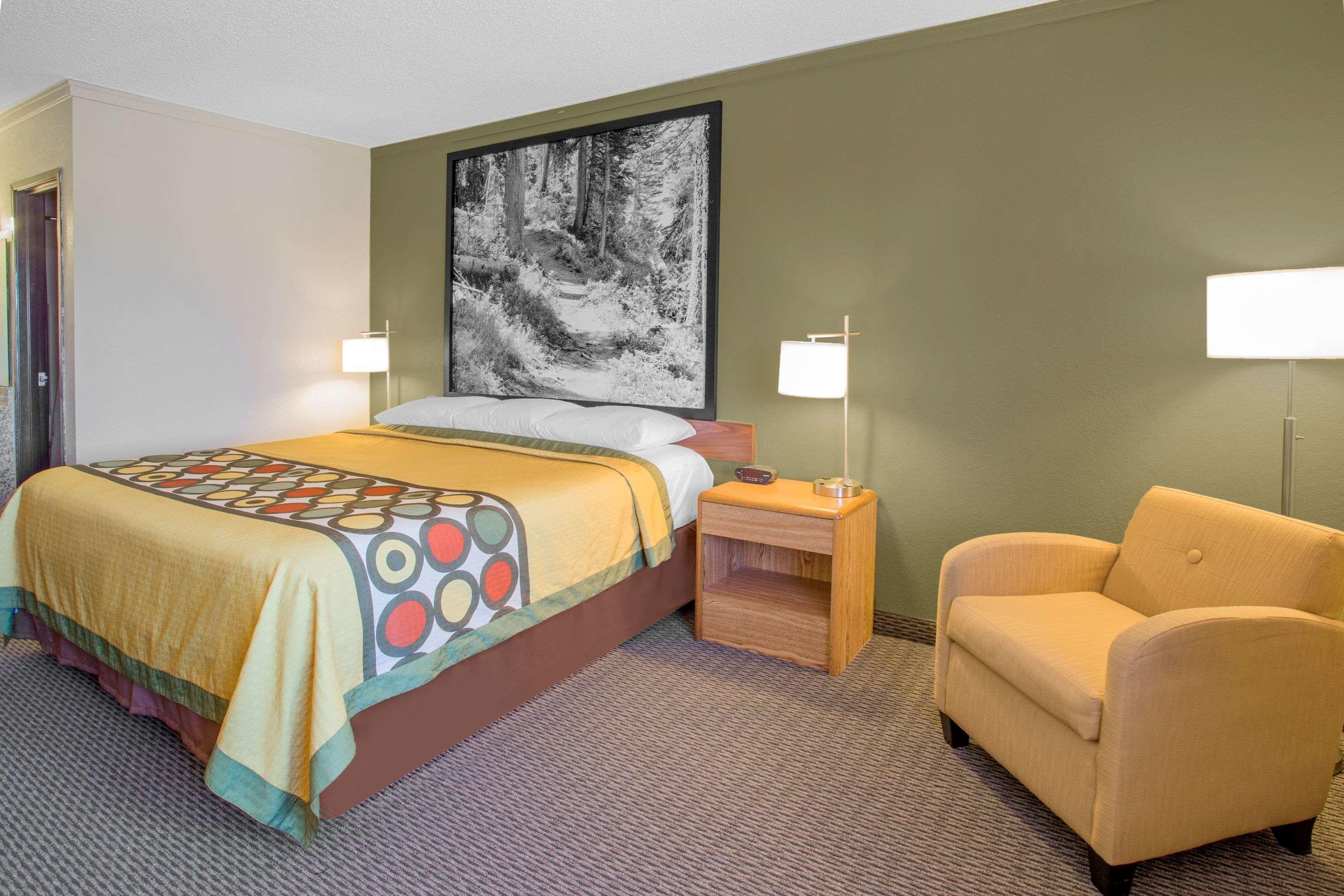 Hotel Super 8 By Wyndham Windsor/Madison North Exteriér fotografie