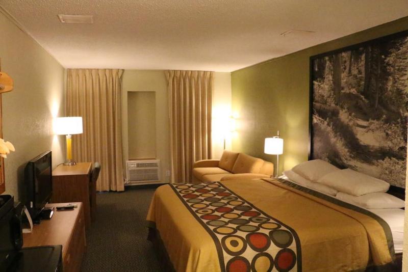 Hotel Super 8 By Wyndham Windsor/Madison North Exteriér fotografie